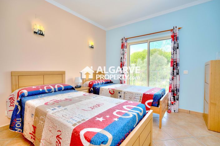 Image No.22-5 Bed Townhouse for sale