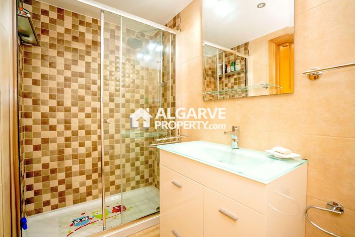 Image No.32-5 Bed Townhouse for sale