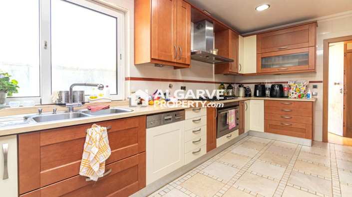 Image No.3-4 Bed Villa for sale
