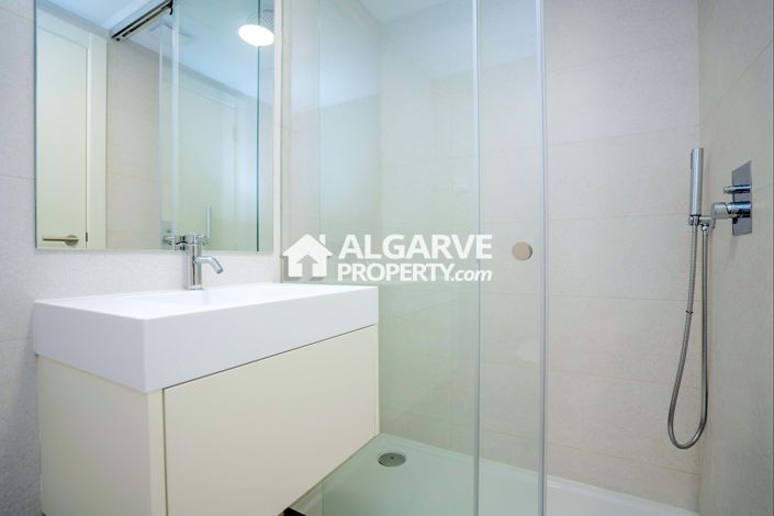 Image No.17-2 Bed Townhouse for sale