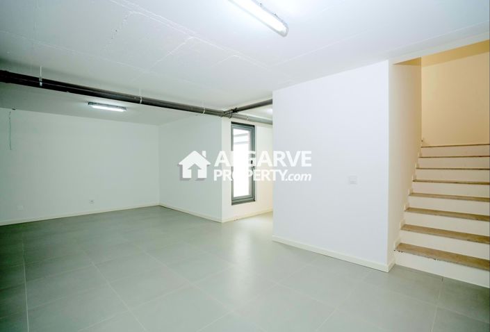 Image No.22-2 Bed Townhouse for sale