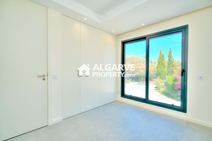 Image No.4-2 Bed Townhouse for sale