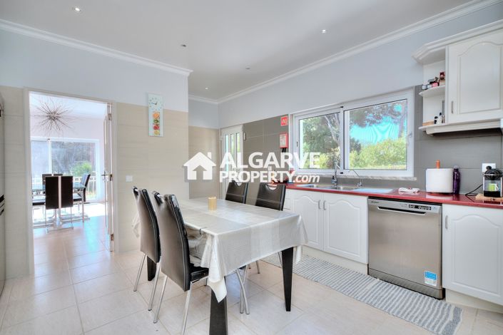 Image No.4-4 Bed Villa for sale
