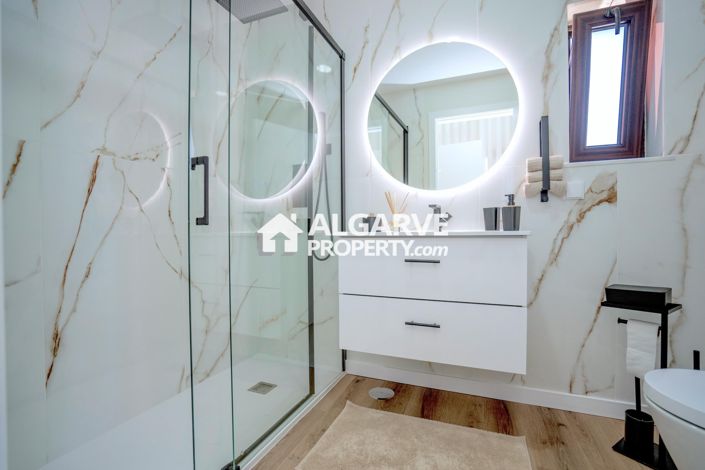 Image No.15-4 Bed Villa for sale