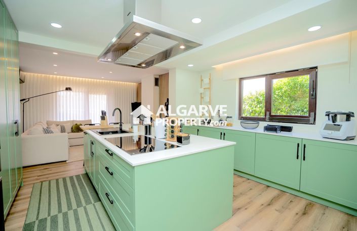 Image No.3-4 Bed Villa for sale