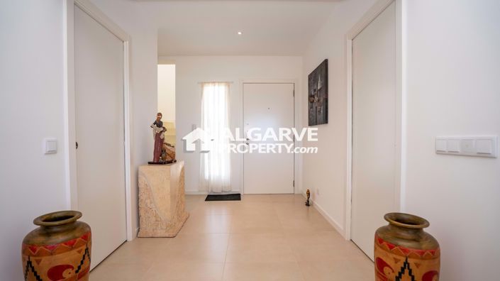 Image No.15-5 Bed Villa for sale