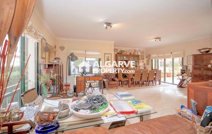 Image No.20-4 Bed Apartment for sale