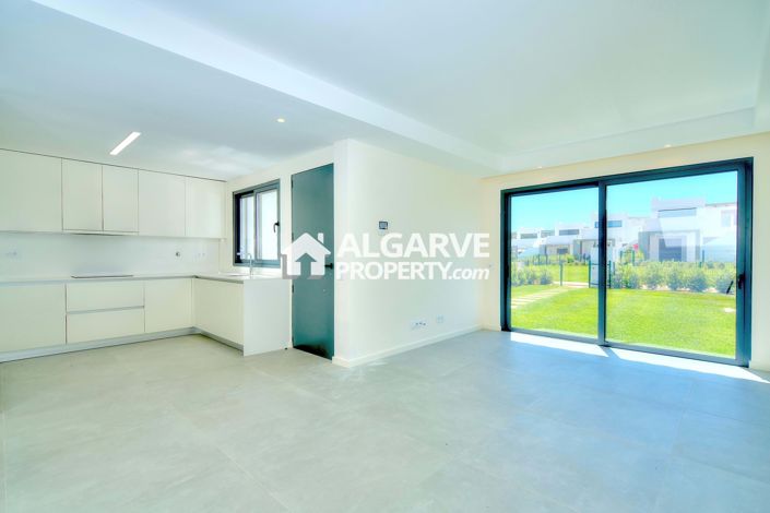 Image No.2-2 Bed Townhouse for sale