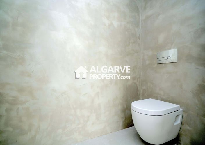 Image No.21-2 Bed Townhouse for sale