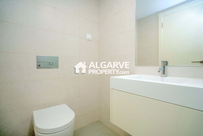 Image No.26-2 Bed Townhouse for sale