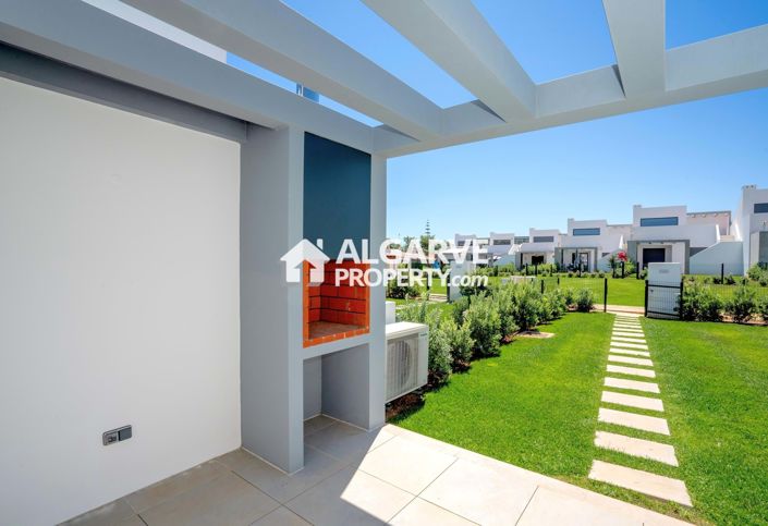 Image No.6-2 Bed Townhouse for sale