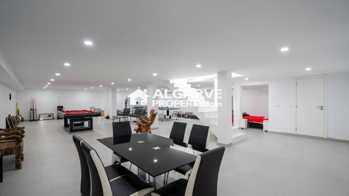 Image No.32-4 Bed Villa for sale