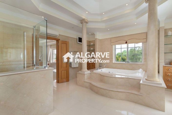 Image No.17-4 Bed Villa for sale