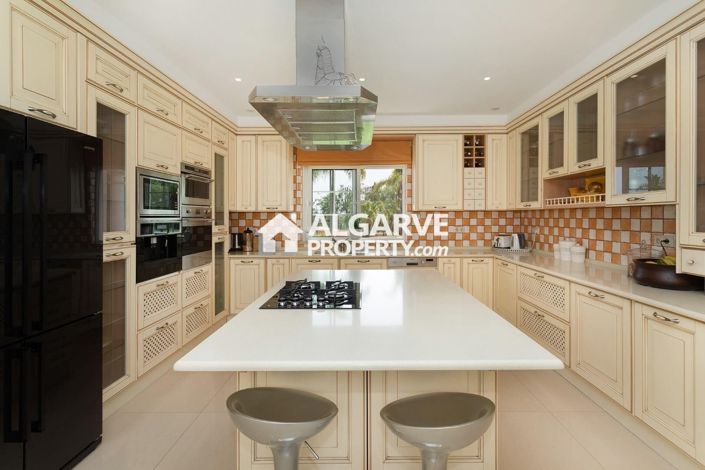 Image No.3-4 Bed Villa for sale