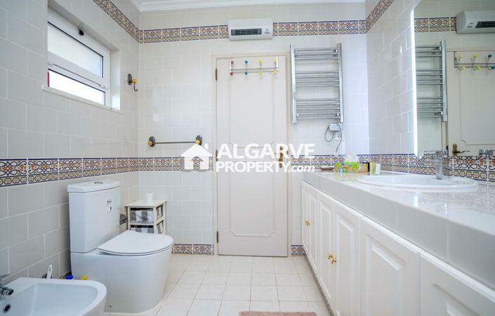 Image No.15-4 Bed Villa for sale