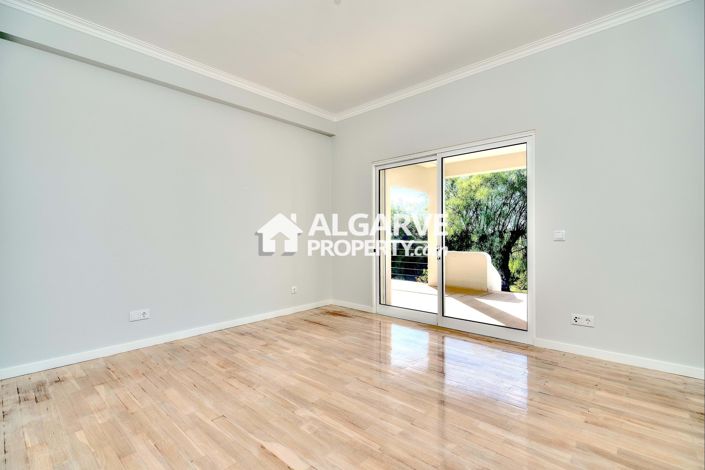 Image No.12-Villa de 6 chambres à vendre à Estói