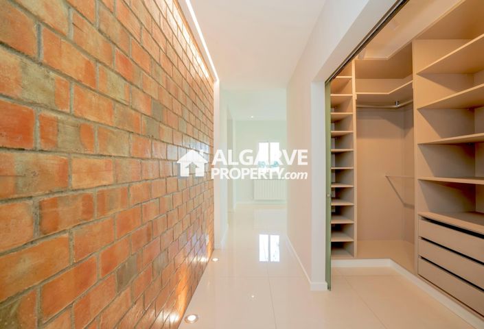 Image No.19-Villa de 6 chambres à vendre à Estói