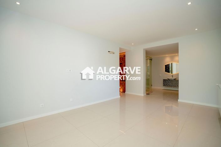 Image No.20-Villa de 6 chambres à vendre à Estói