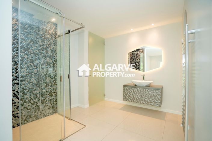 Image No.22-Villa de 6 chambres à vendre à Estói