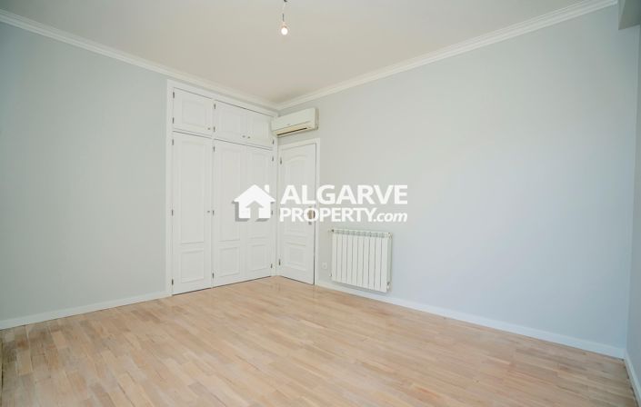 Image No.24-Villa de 6 chambres à vendre à Estói