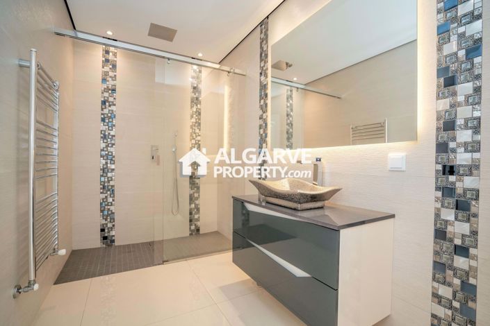 Image No.25-Villa de 6 chambres à vendre à Estói