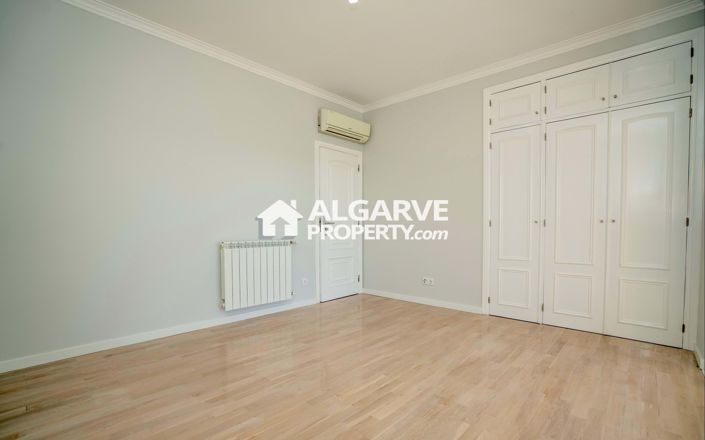 Image No.27-Villa de 6 chambres à vendre à Estói