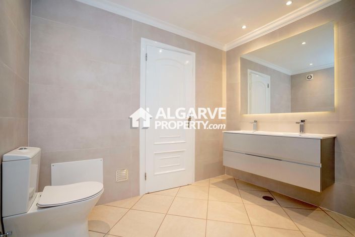 Image No.41-Villa de 6 chambres à vendre à Estói