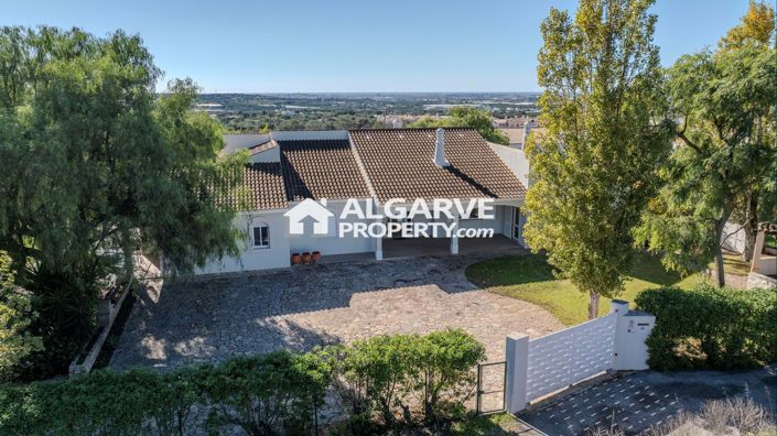 Image No.6-Villa de 6 chambres à vendre à Estói