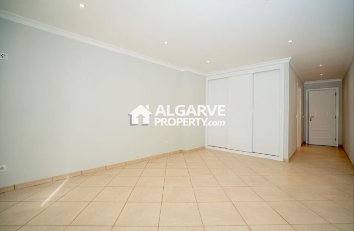 Image No.45-Villa de 6 chambres à vendre à Estói