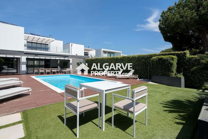 Image No.1-5 Bed Villa for sale