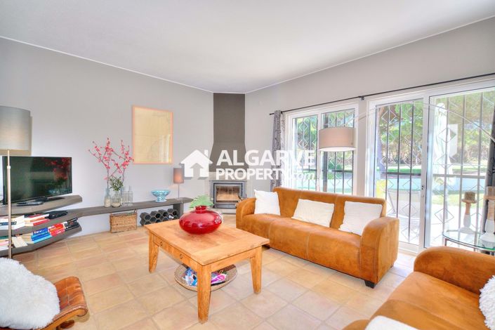 Image No.2-3 Bed Villa for sale