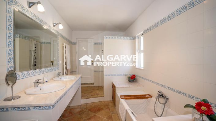 Image No.23-3 Bed Villa for sale