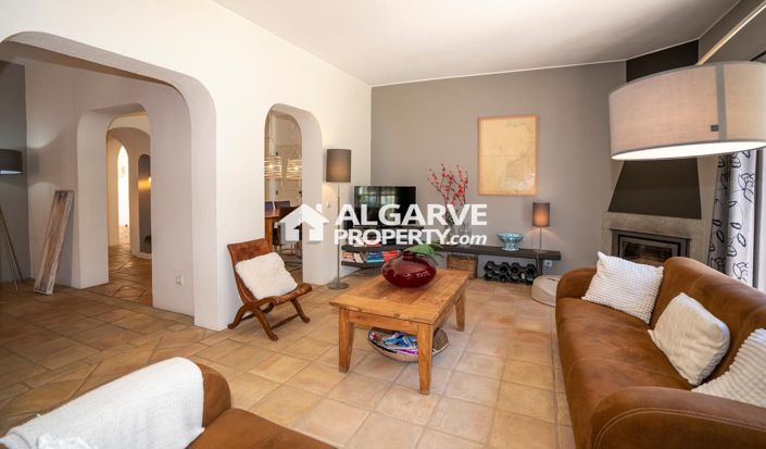 Image No.29-3 Bed Villa for sale