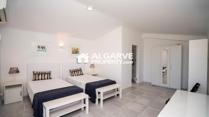 Image No.29-5 Bed Villa for sale