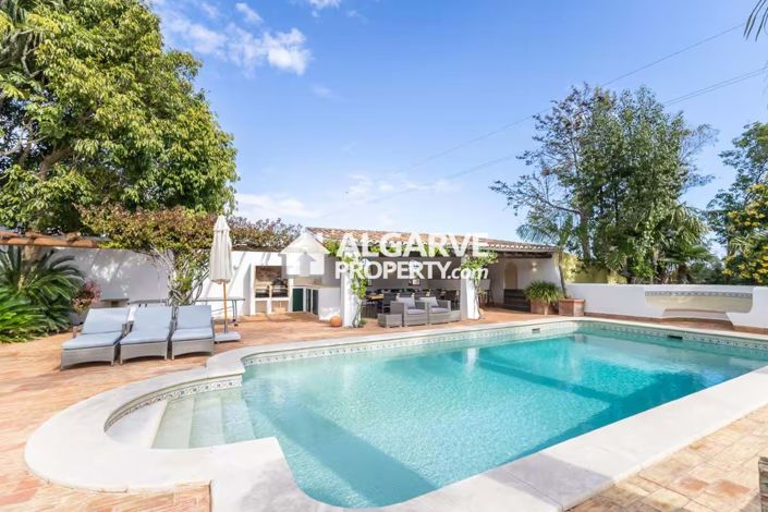 Image No.1-7 Bed Villa for sale