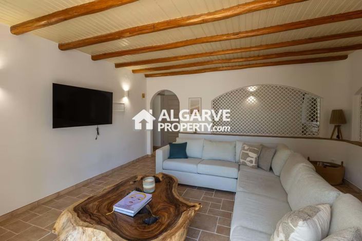 Image No.12-7 Bed Villa for sale