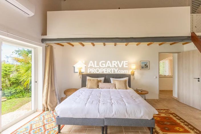 Image No.4-7 Bed Villa for sale