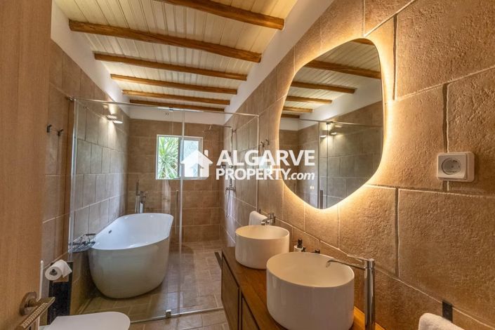 Image No.56-7 Bed Villa for sale