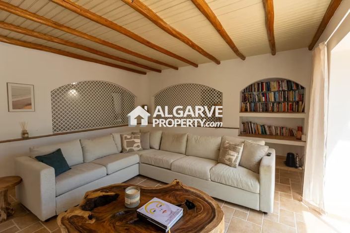 Image No.8-7 Bed Villa for sale