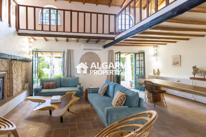 Image No.9-7 Bed Villa for sale