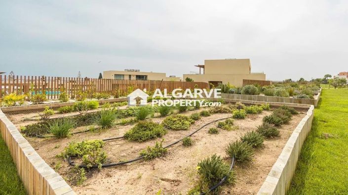 Image No.22-3 Bed Apartment for sale