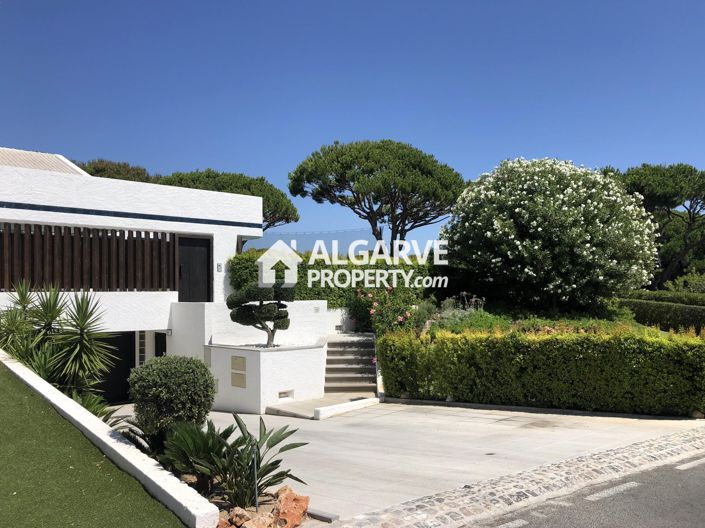 Image No.17-6 Bed Semi-Detached for sale