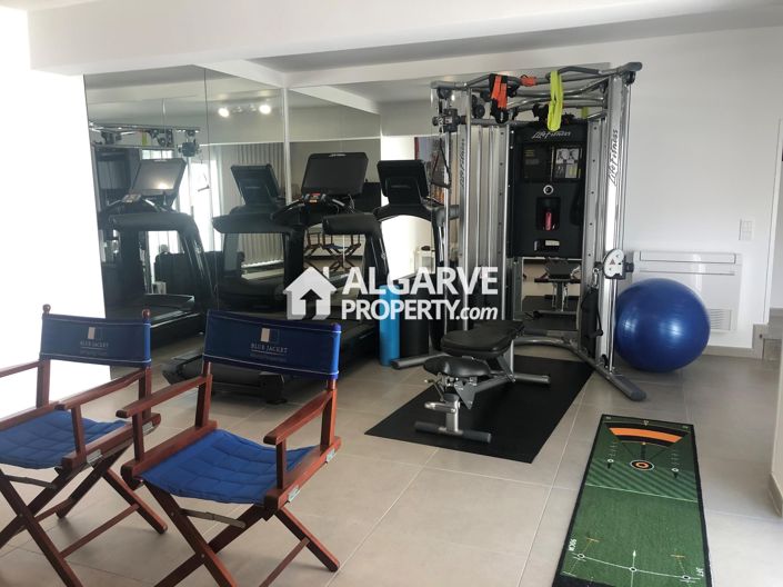 Image No.21-6 Bed Semi-Detached for sale