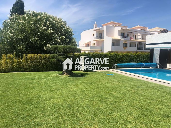 Image No.23-6 Bed Semi-Detached for sale