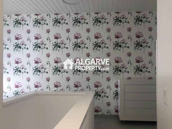 Image No.4-6 Bed Semi-Detached for sale