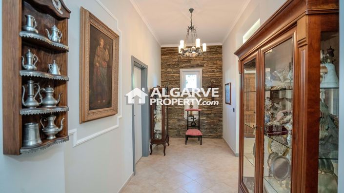 Image No.10-5 Bed Villa for sale