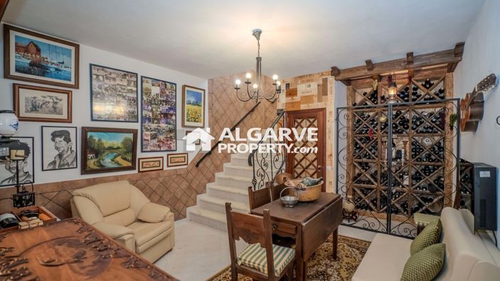 Image No.20-5 Bed Villa for sale