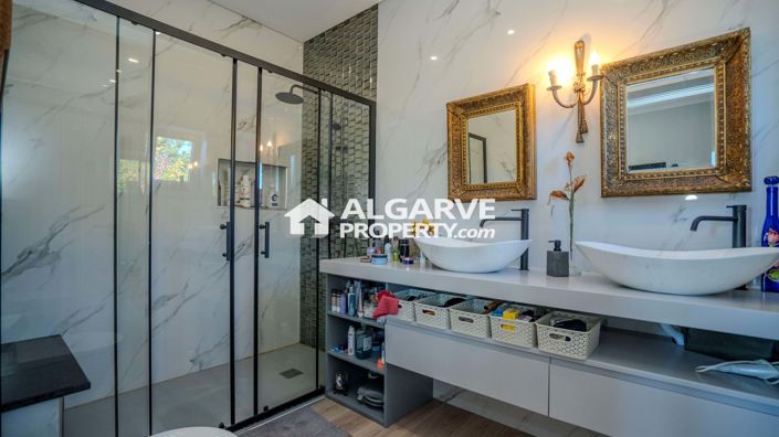 Image No.4-5 Bed Villa for sale