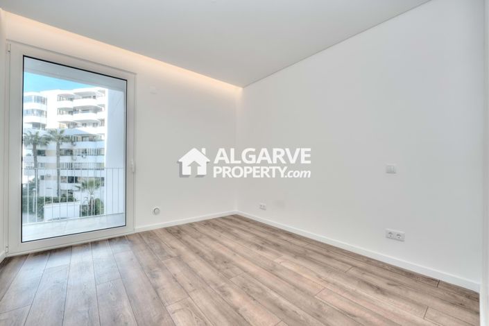 Image No.23-3 Bed Apartment for sale