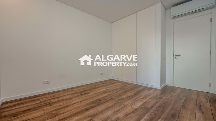 Image No.9-3 Bed Apartment for sale